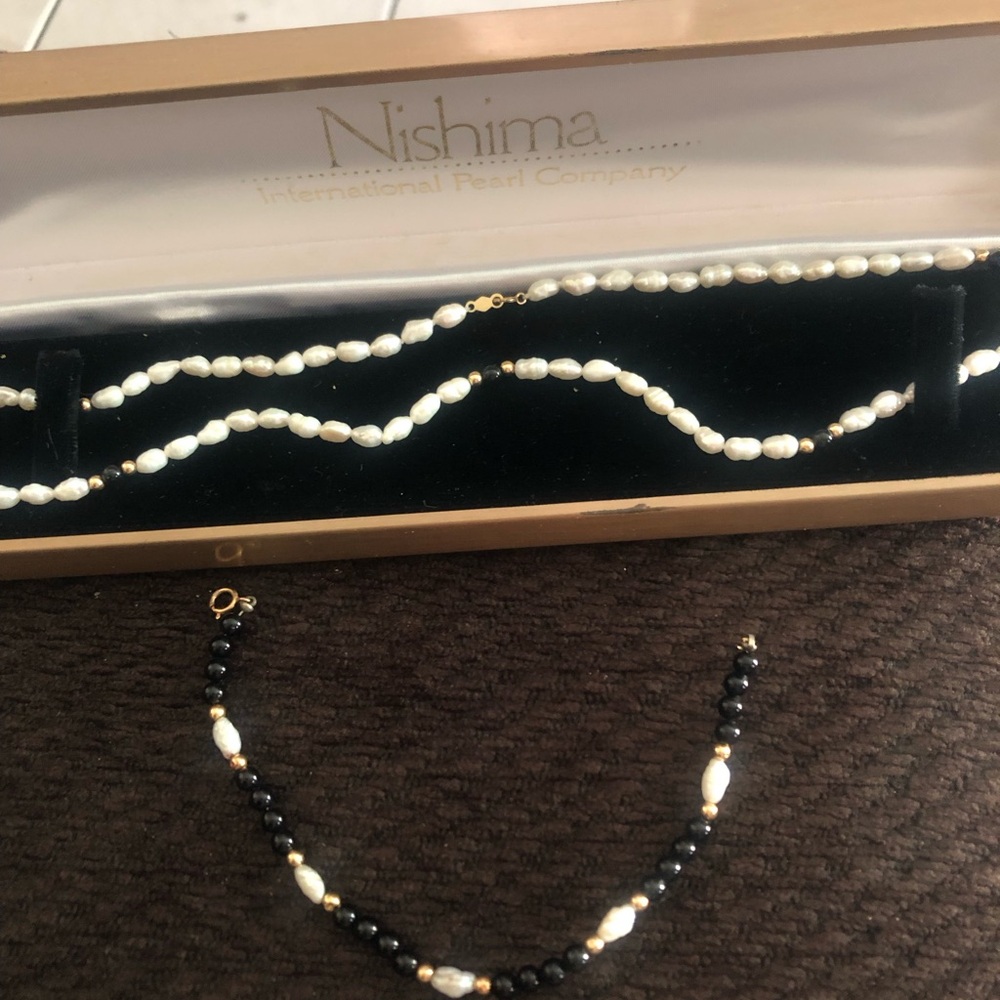 14k solid gold White Pearl Necklace and Black Pearl Bracelet Set